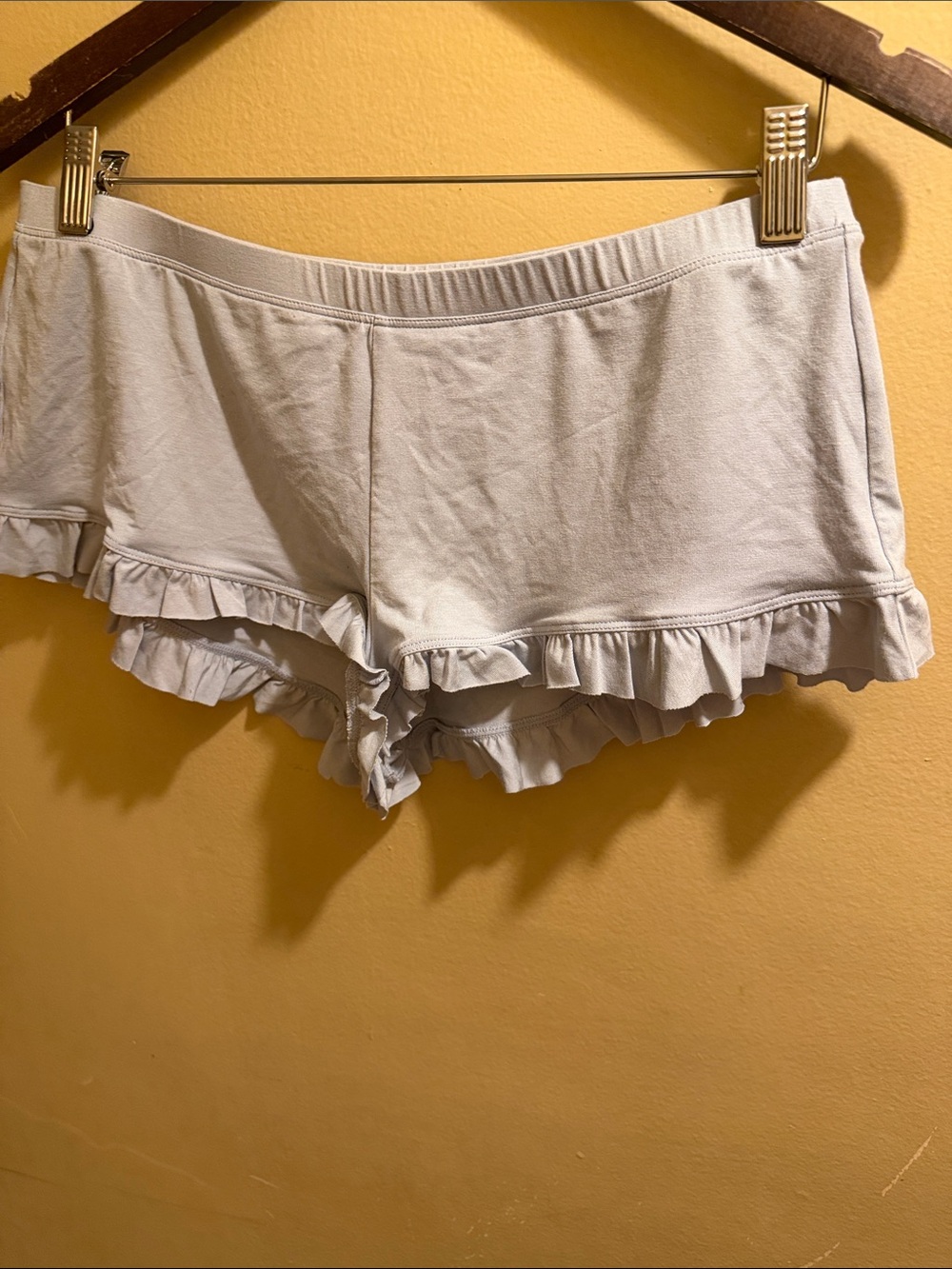 Skims Ruffled Lounge Shorts -  Pajama Bottoms WITH A FLAW .